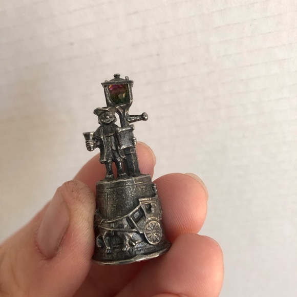 Vtg Town Crier Collectible Thimble - Picture 10 of 10